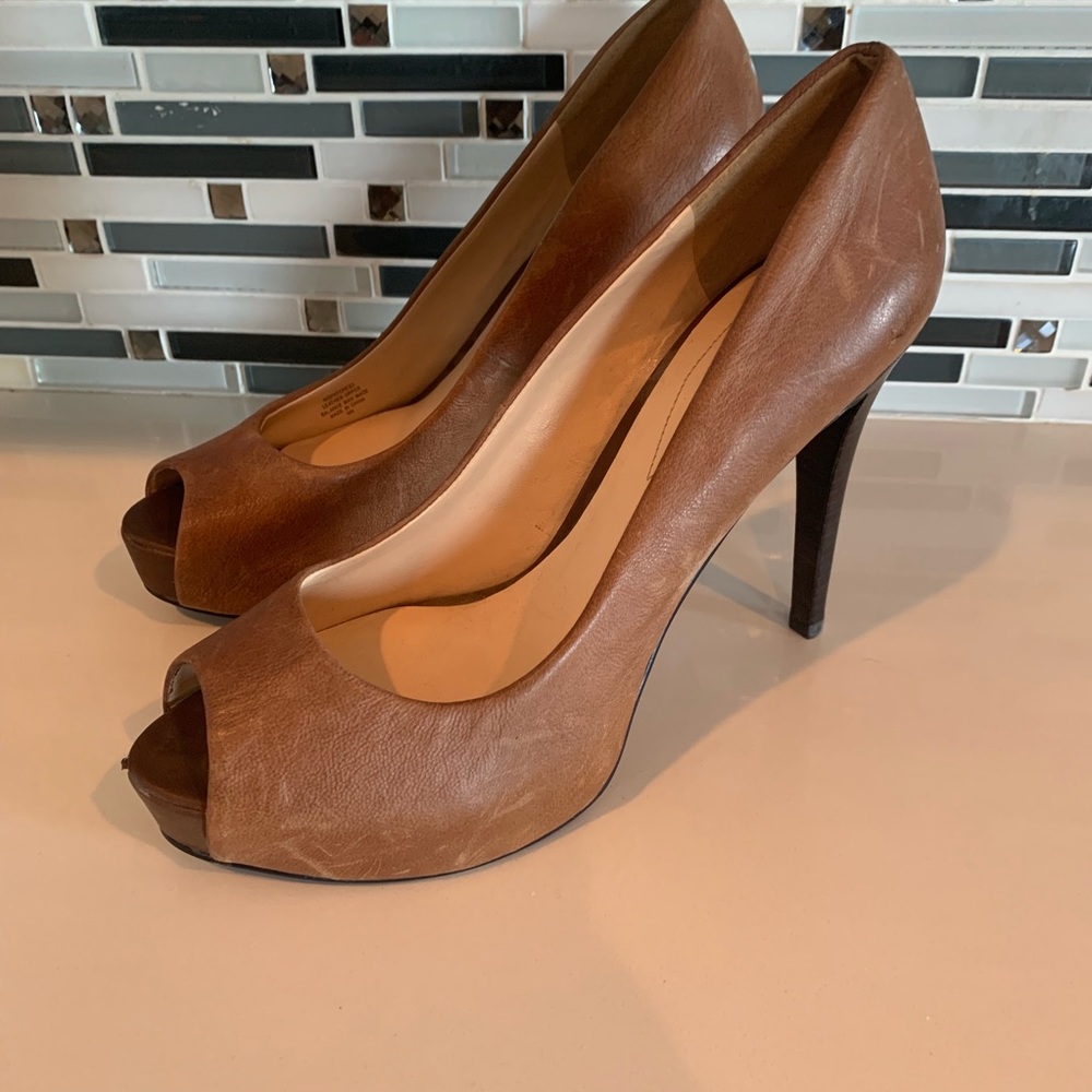 9 Guess Platform Leather Heels